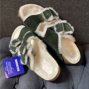 NWT Unique Dark Green Fuzzy Birks